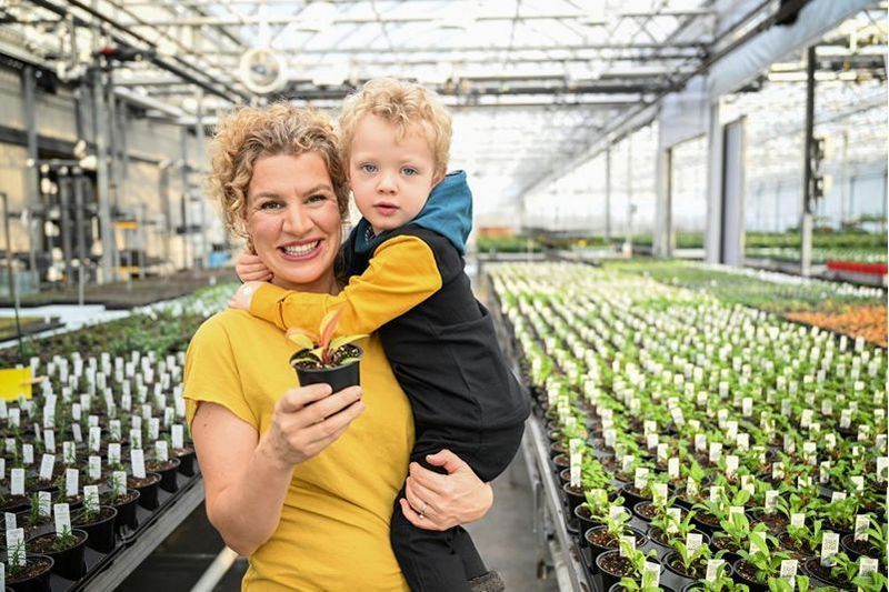 Le mois des bébés plantes 2025 : plus de 237 000 $ pour la santé des nouveau-nés